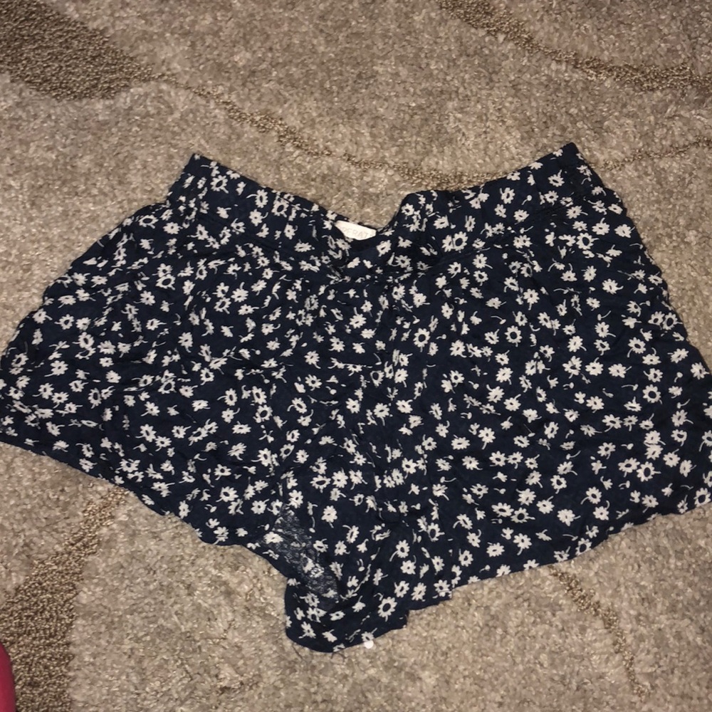 NWOT Flowery flowy shorts